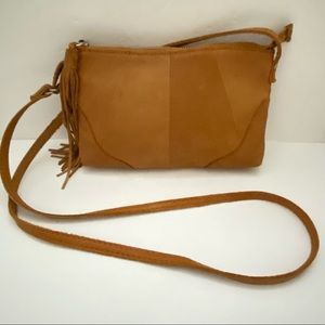 (R) HOBO International Darcy Saffron Leather Shoulder Bag AdjustableTass…
